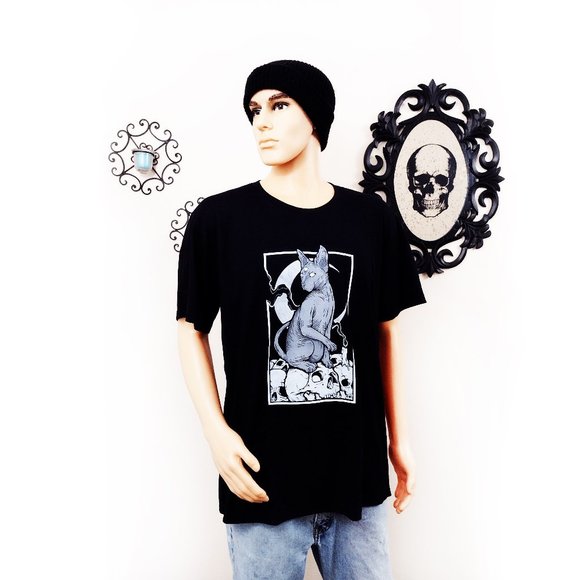 Three Eyed Cat and Skulls T-Shirt - Picture 2 of 4